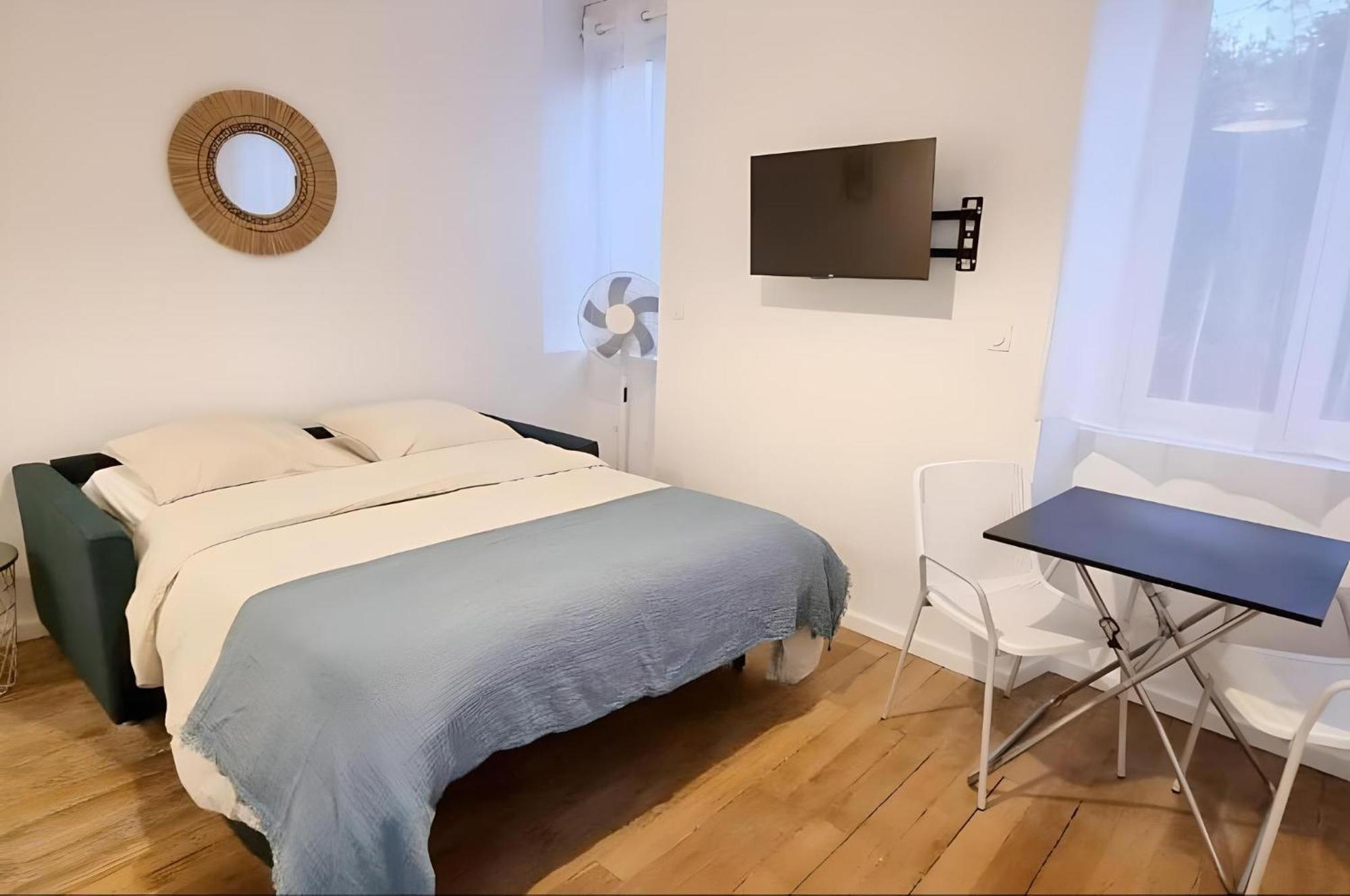 Large Studio Lumineux Et Neuf, Parking Gratuit Châteauroux エクステリア 写真